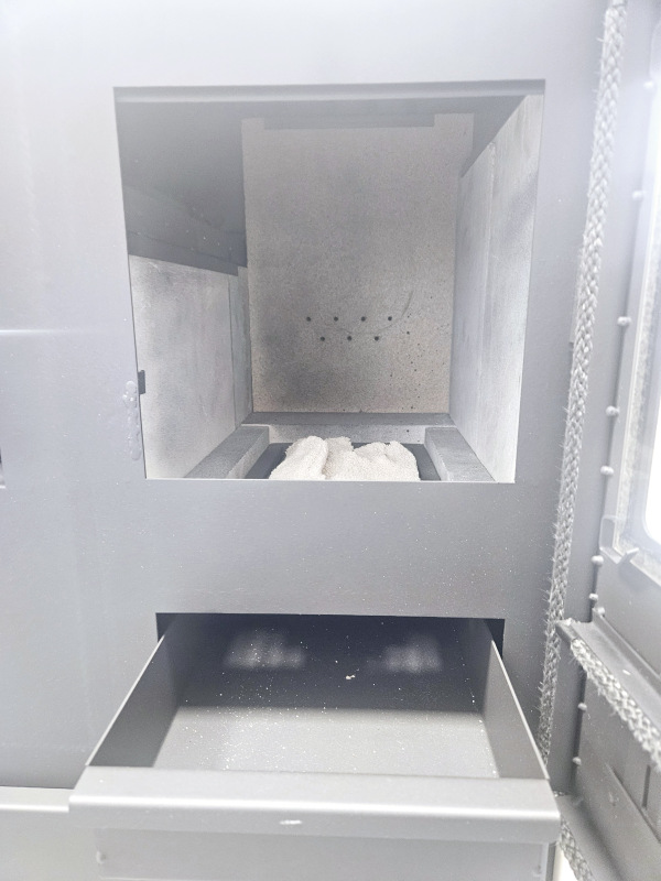 sporák na tuhé palivo Praktik ECO LUX krémový s liatinovou varnou platňou 2